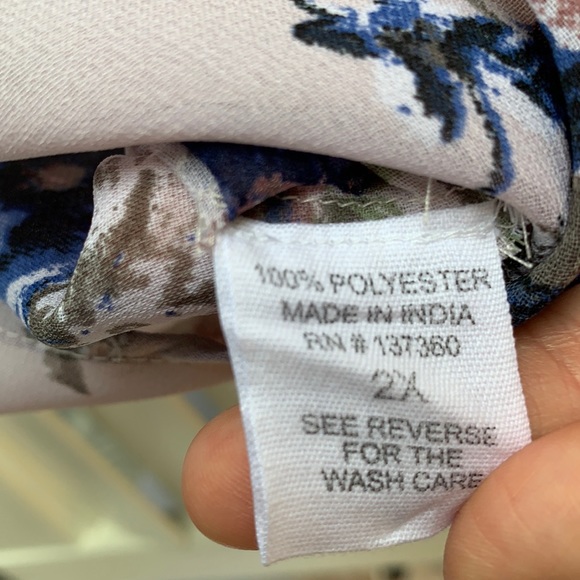 Violet floral short sleeve blouse - Picture 3 of 3